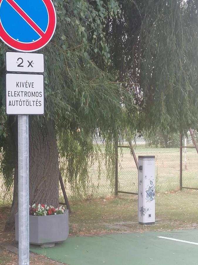 Park Vendeghaz Hotell Herend Exteriör bild